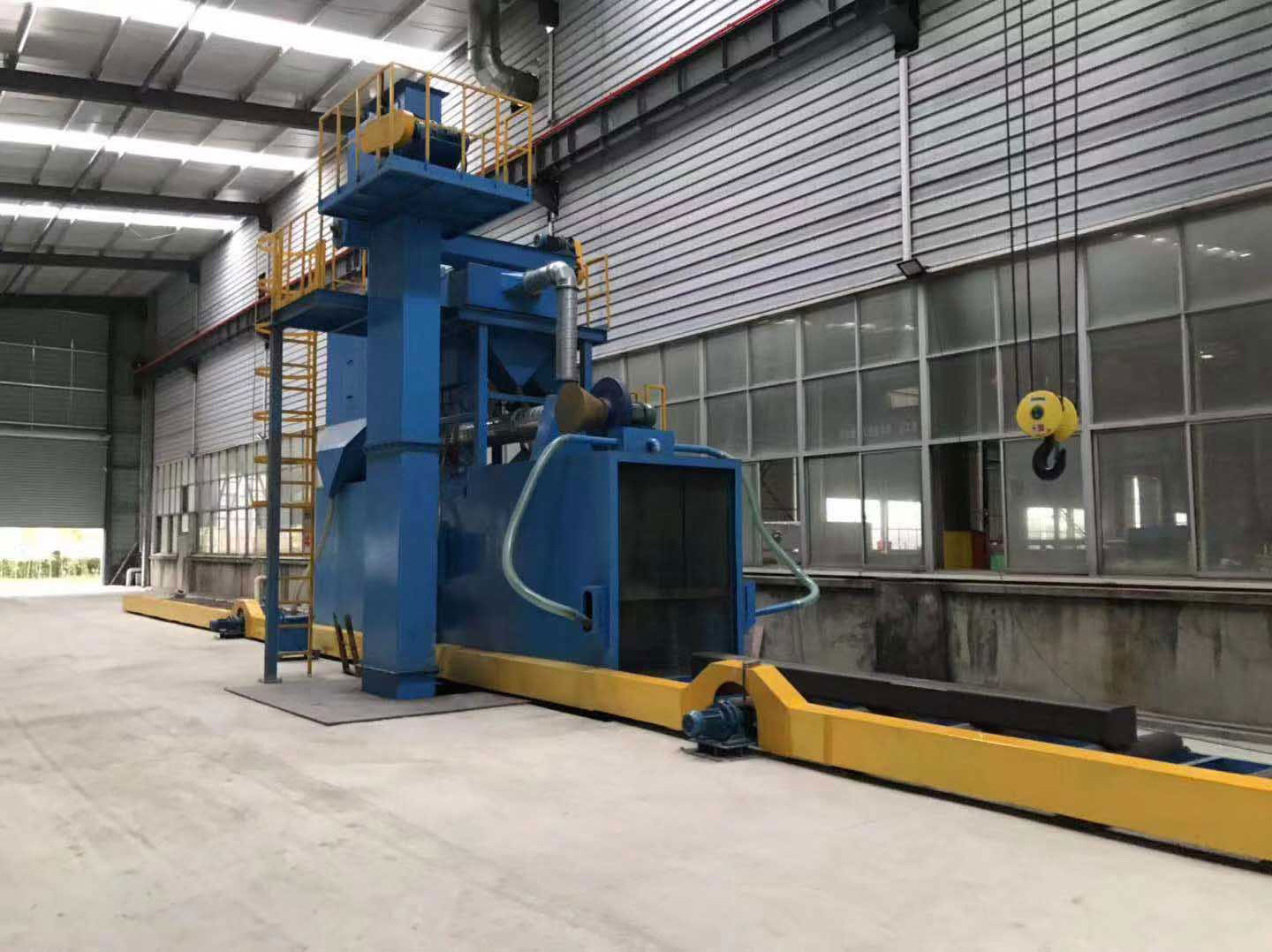 輥道通過式拋丸機